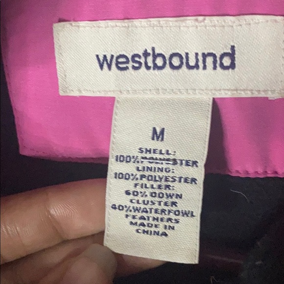 Pink puffer jacket - Picture 3 of 3